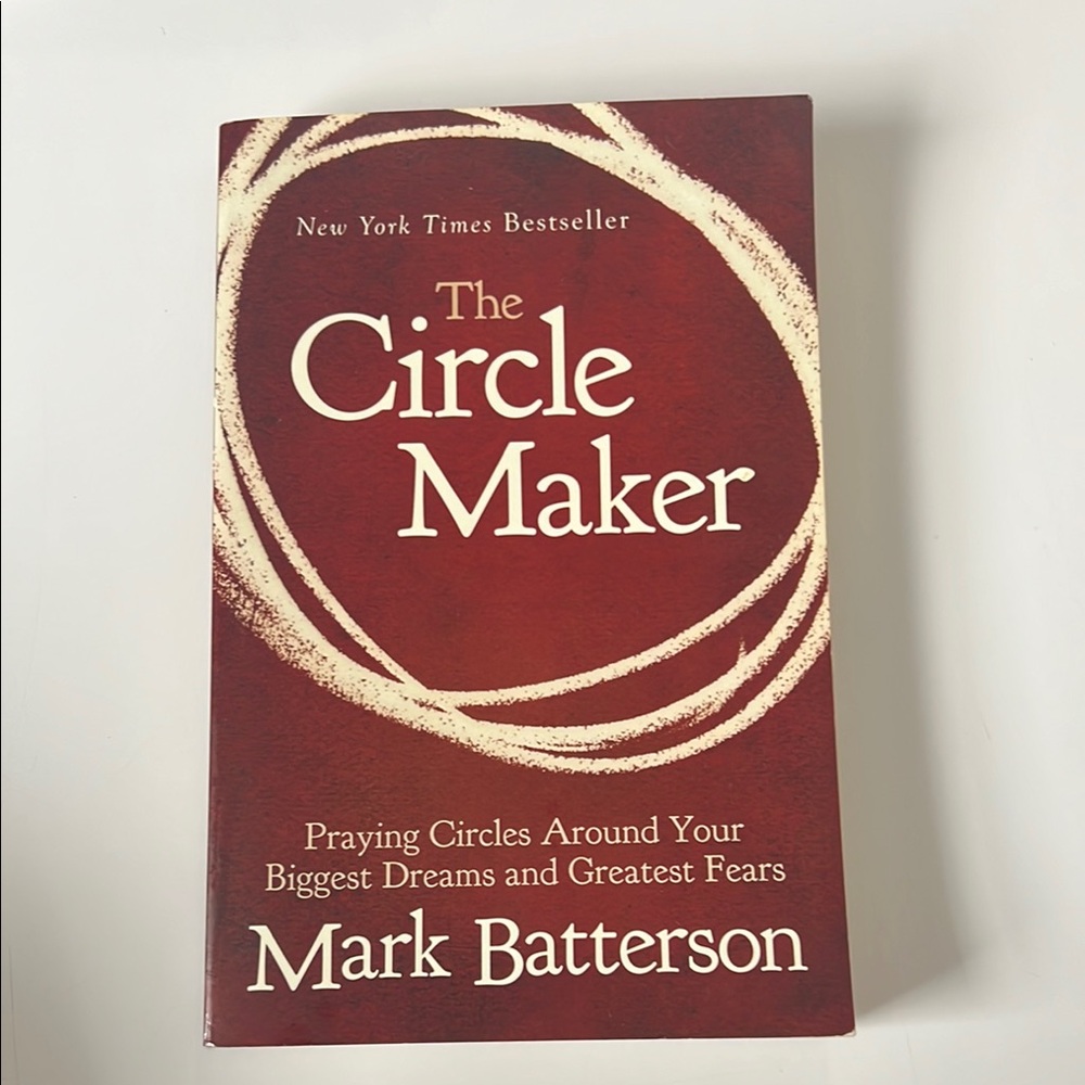 Paperback book : The Circle Maker by Mark Batterson best seller prayer circles